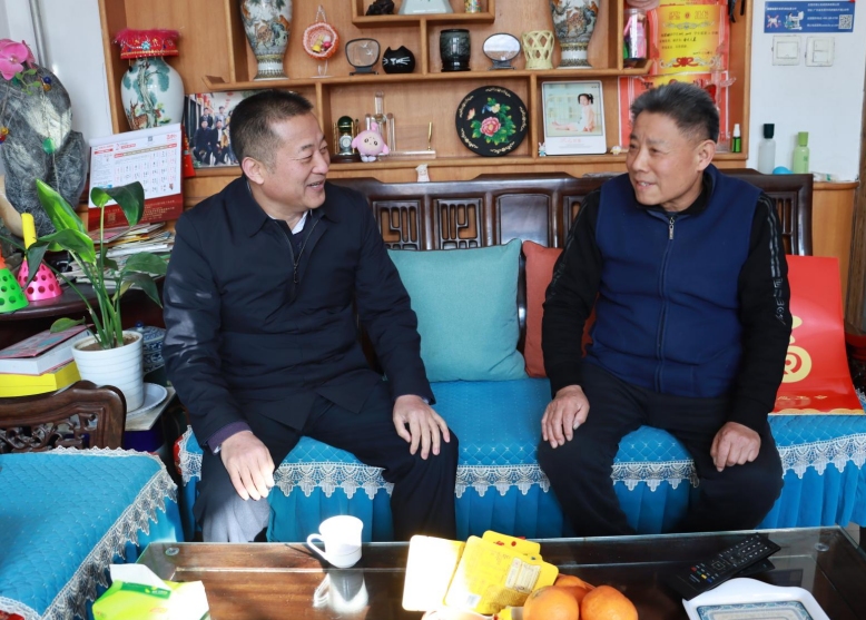 春節(jié)將至，宏河集團(tuán)黨委走訪慰問(wèn)老干部、困難黨員職工1