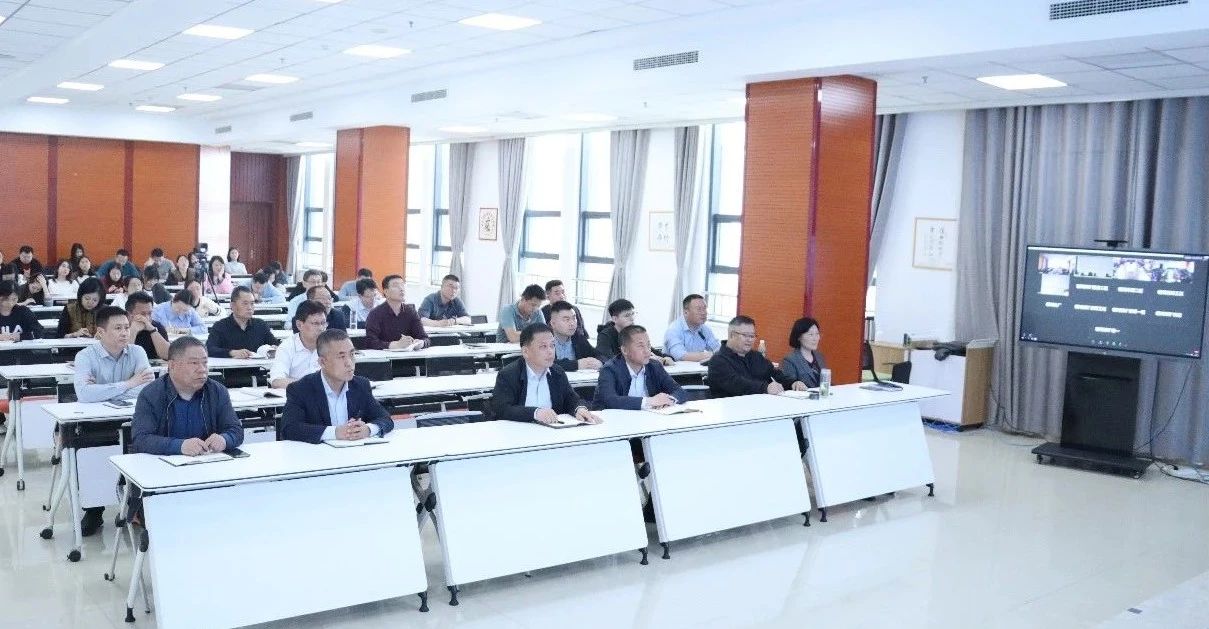 學(xué)標(biāo)準(zhǔn) 強(qiáng)基礎(chǔ) 保安全 ——宏河集團(tuán)開展全員培訓(xùn)2