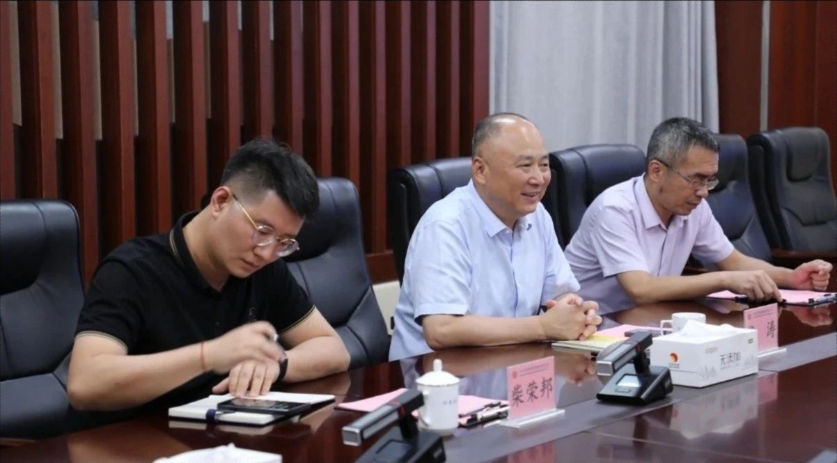 安琪集團(tuán)公司董事長(zhǎng)熊濤一行來(lái)宏河集團(tuán)交流2