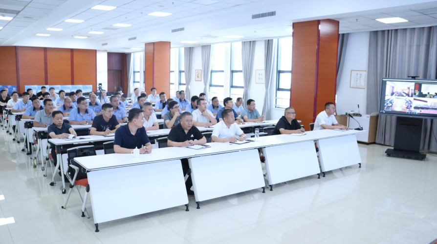 強(qiáng)化頂板管理 筑牢安全根基——宏河集團(tuán)開展頂板管理專項培訓(xùn)2
