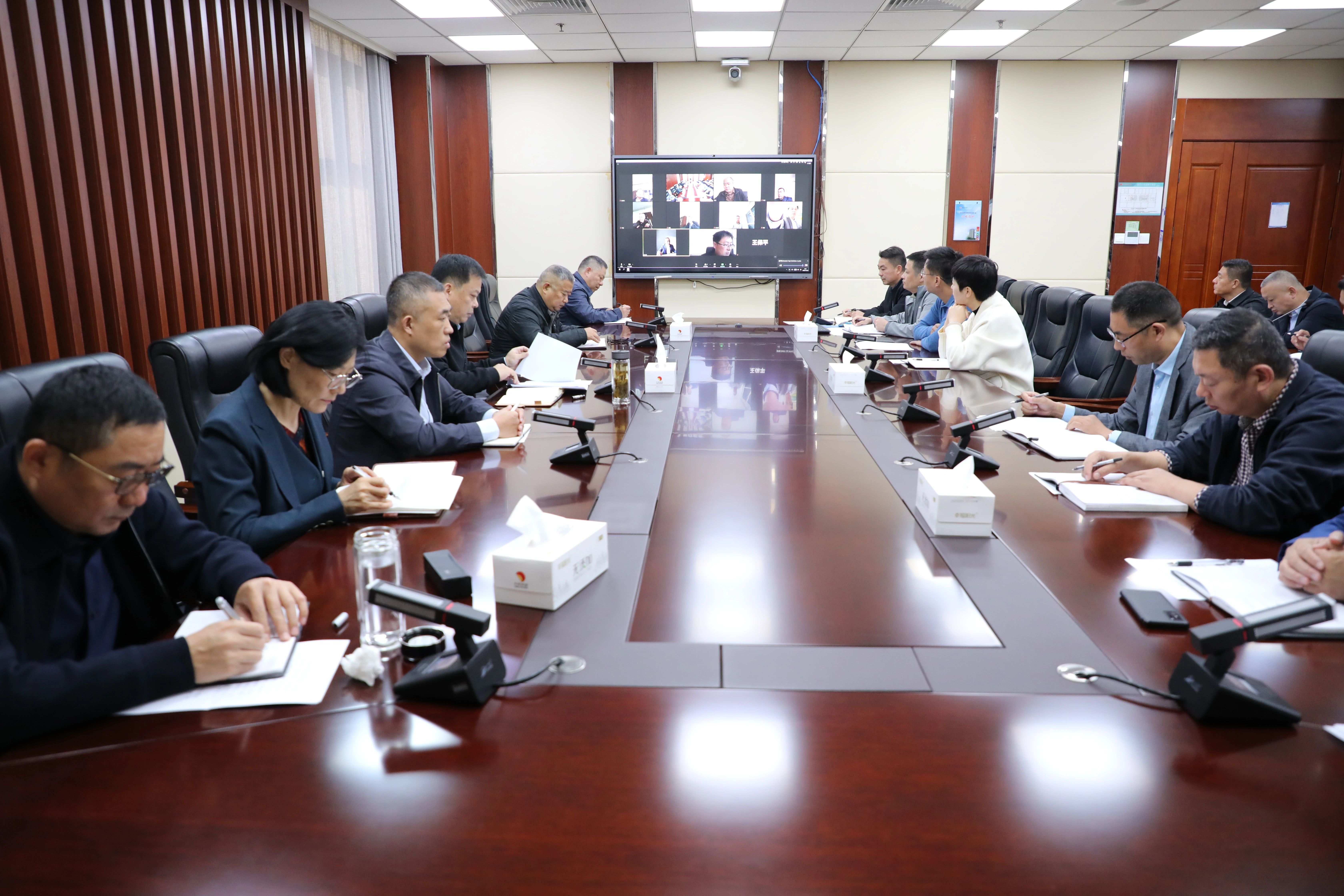 全力以赴打好年度“收官戰(zhàn)”！宏河集團召開1-3季度經(jīng)營形勢分析暨決戰(zhàn)四季度動員會2